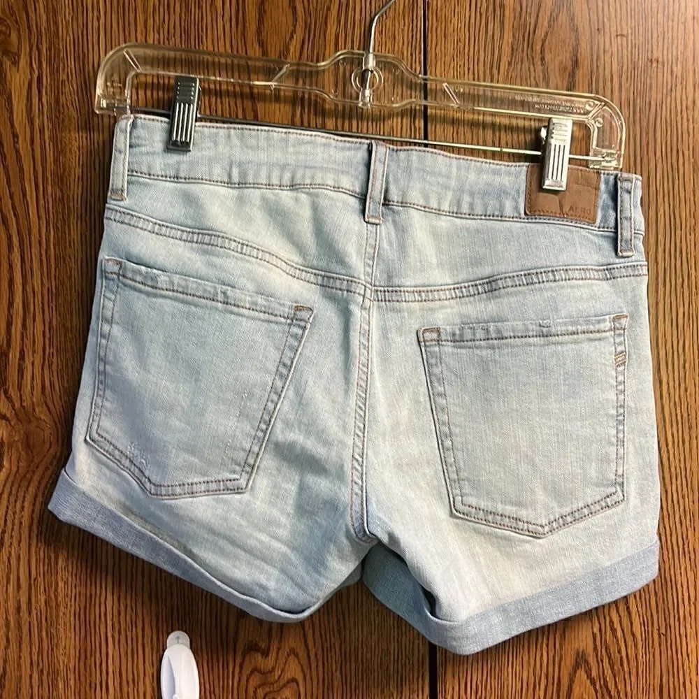 🔥 5/20🔥 Aero Low rise midi distressed denim  shorts Sz 4